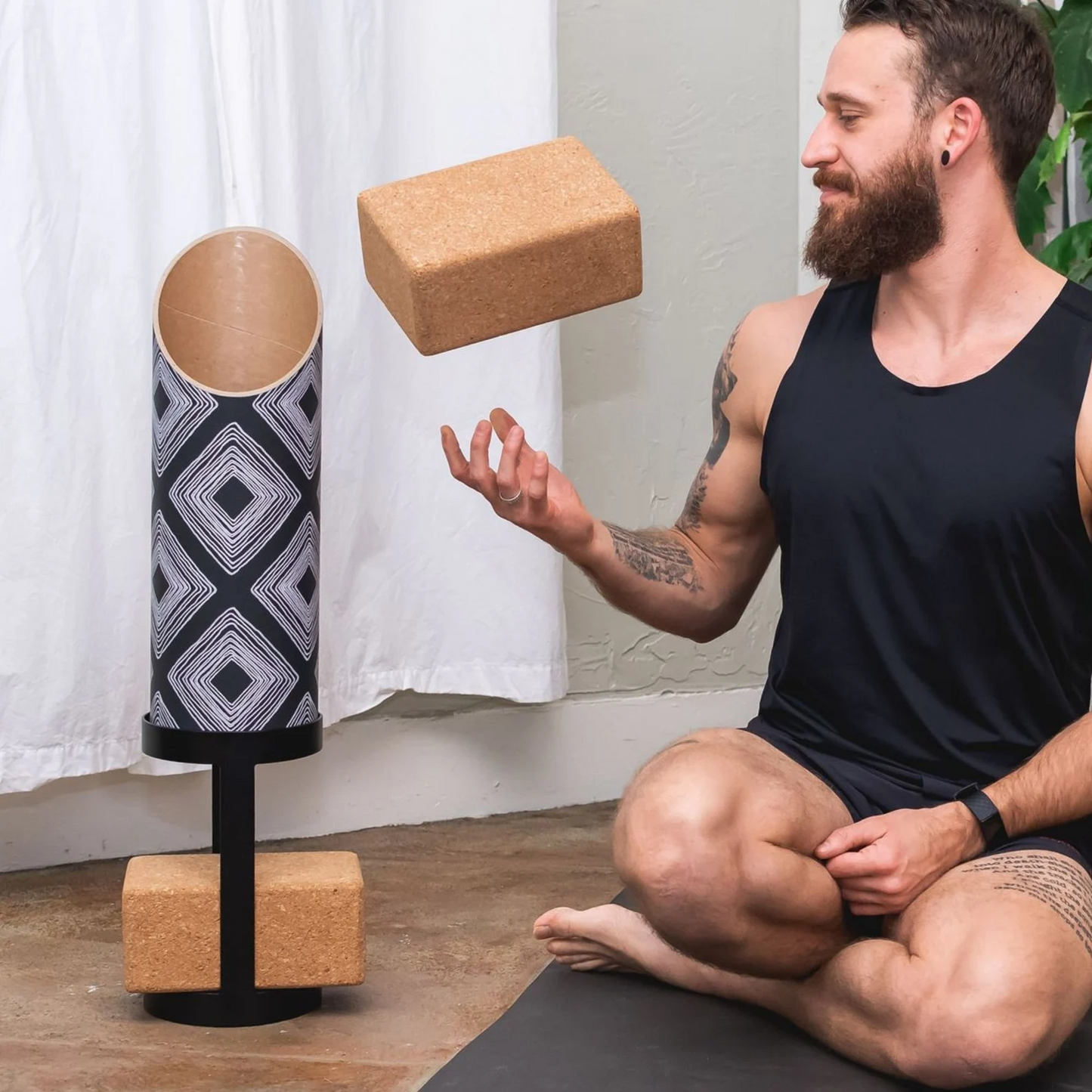 Vuslen Rhombi – Stylish Yoga Mat Storage Tube & Home Studio Decor