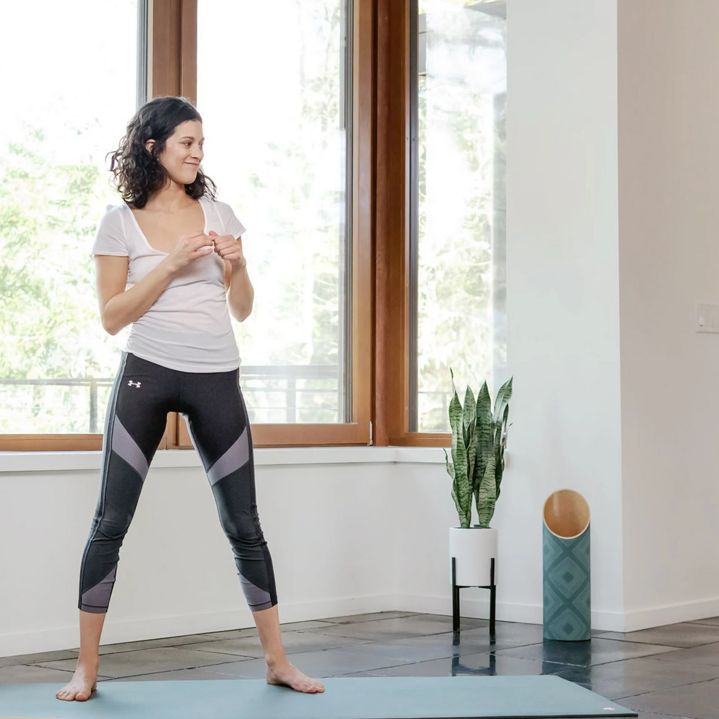 Vuslen Rhombi – Stylish Yoga Mat Storage Tube & Home Studio Decor
